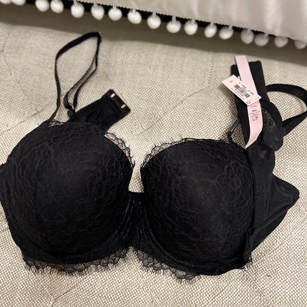 NWT: Victoria’s Secret Dream angels lined Demi bra, lace detail